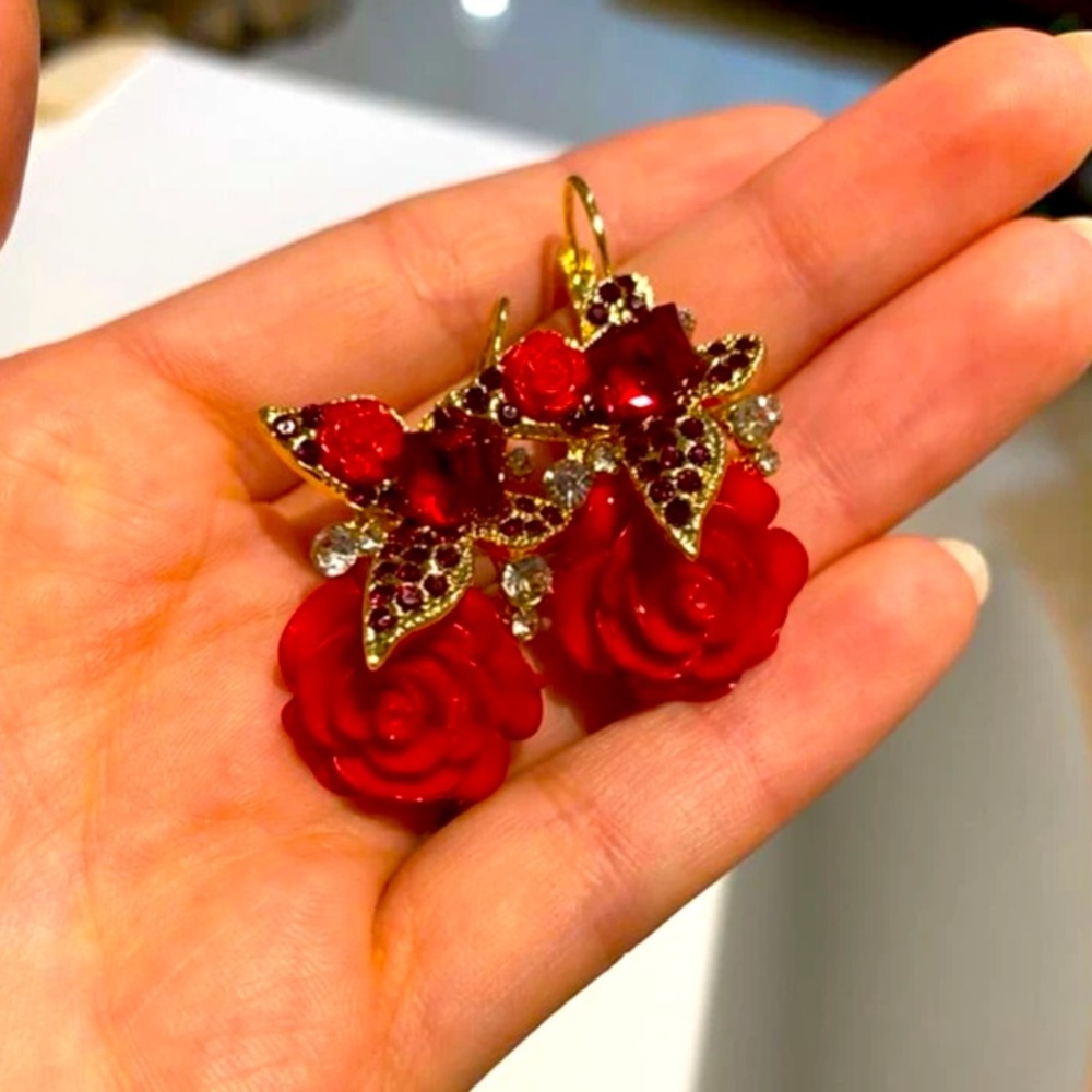 RubyRed Delicate❤️🌹"Roses Are Red" Rhinestone & Gold Leverback Earrings - Picture 10 of 11